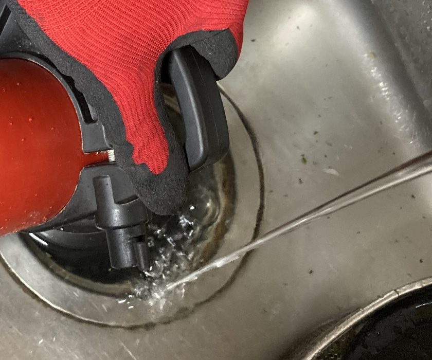 キッチン排水ローポンプ作業